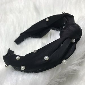 Pearl knotted headband